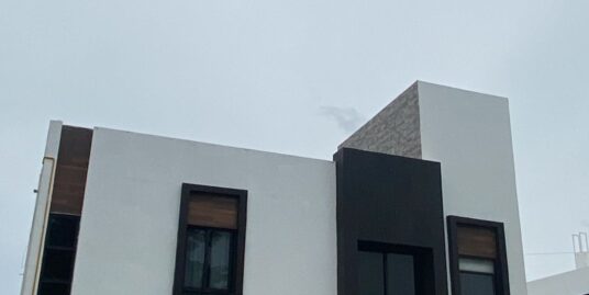 RCR 800 CASA EN VENTA FRACCIONAMIENTO EL ROBLE  3 RECAMARAS VIGILANCIA 24 HORAS A UN COSTADO DEL COLEGIO AMERICANO