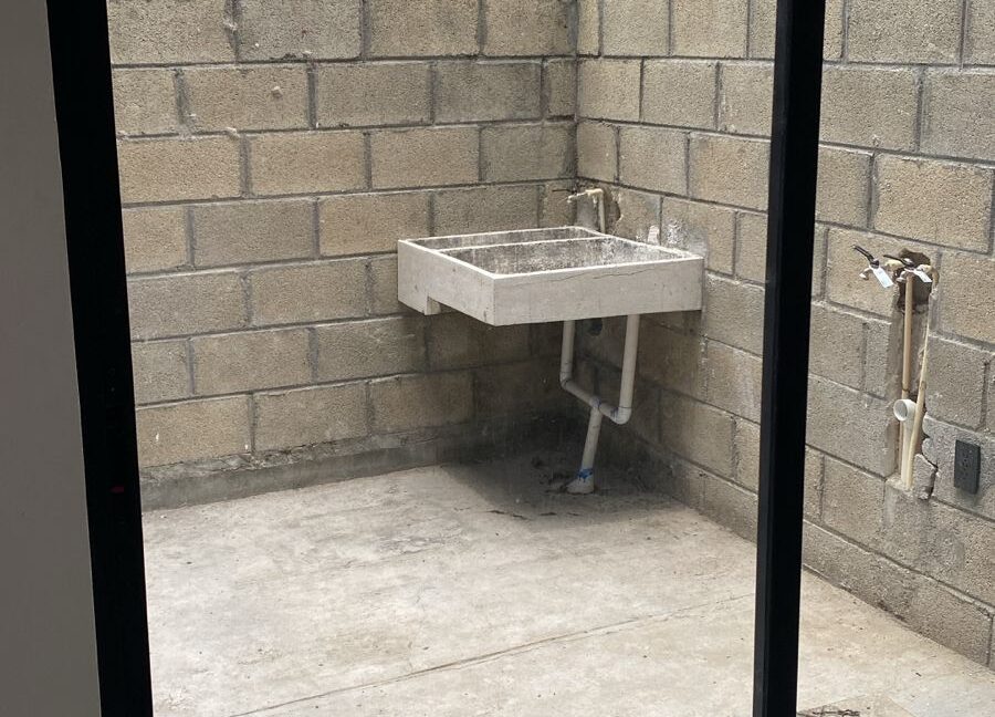 62c56791-4b18-4f9e-b489-2da3eec21905-1