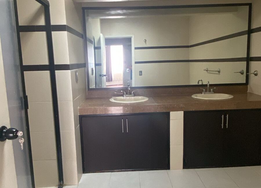 eb92abba-7435-4bdd-a9a1-da1e1997dc30